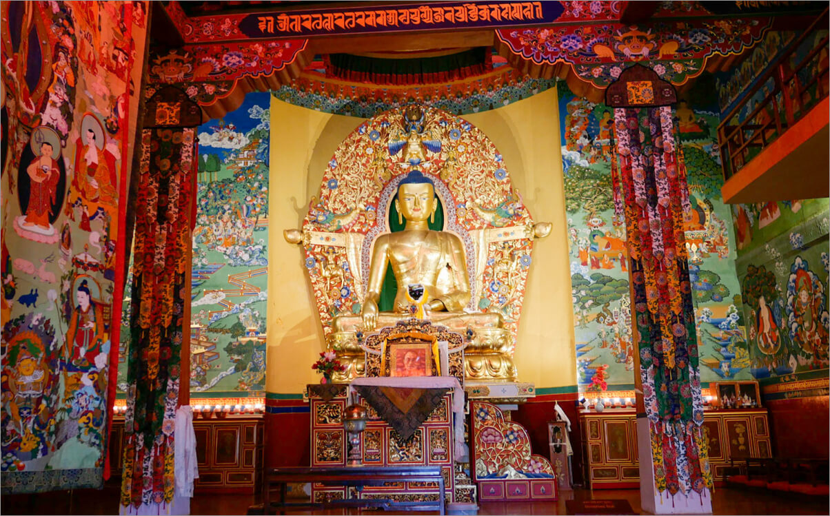 temple-complex-dharamshala-mcleodganj